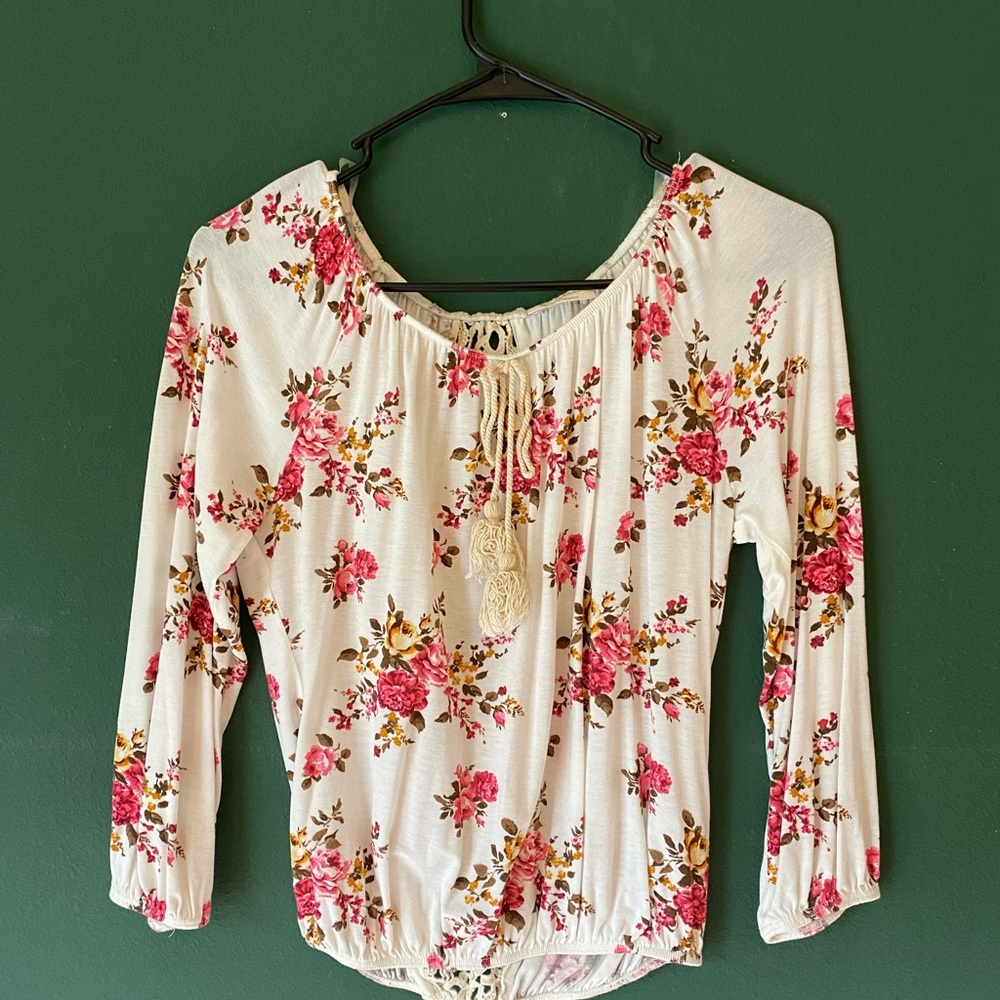 Longer sleeved dress up shirt